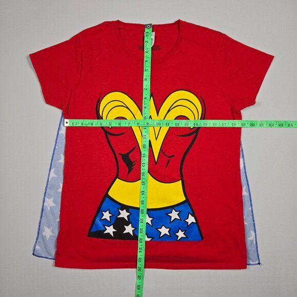 Wonder Woman DC Comics Comic Con‎ Costume T-Shirt w/ Detachable Cape Women’s L - Picture 6 of 8